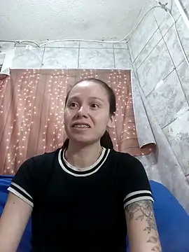 Snapshot of Venusluxodomme chatting on May 2026 01:42:02 AM Venusluxodomme online show from May 2026 01:42:02 AM