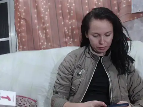Snapshot of Venusluxodomme chatting on May 2026 02:11:01 AM Venusluxodomme online show from May 2026 02:11:01 AM
