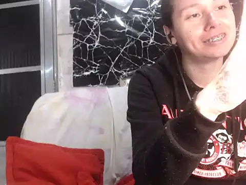 Snapshot of Venusluxodomme chatting on June 2026 02:28:02 AM Venusluxodomme online show from June 2026 02:28:02 AM