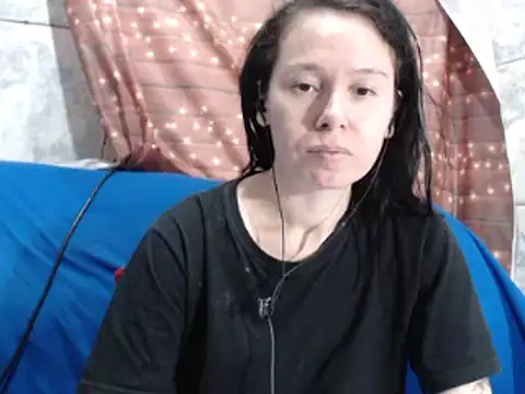 Snapshot of Venusluxodomme chatting on October 2025 02:51:01 PM Venusluxodomme online show from October 2025 02:51:01 PM