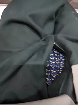 rocksred1 online show from April 2026 06:10:02 PM