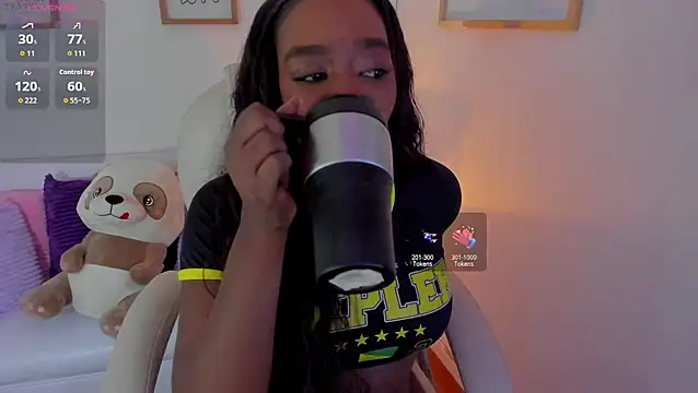 zobe love online show from October 2025 06:09:01 PM