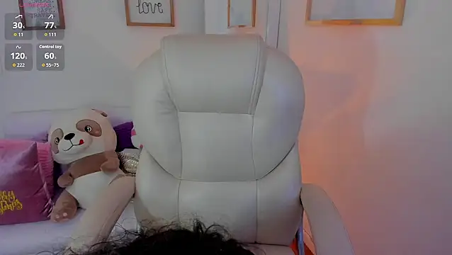 zobe love online show from December 2025 05:28:02 PM