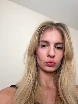 DollyDripp online show from March 2026 06:54:01 PM