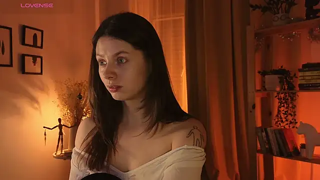 Snapshot of MelodyKey chatting on December 2024 02:22:01 PM MelodyKey online show from December 2024 02:22:01 PM