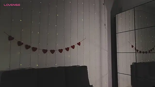 Snapshot of MelodyKey chatting on February 2025 05:57:01 PM MelodyKey online show from February 2025 05:57:01 PM