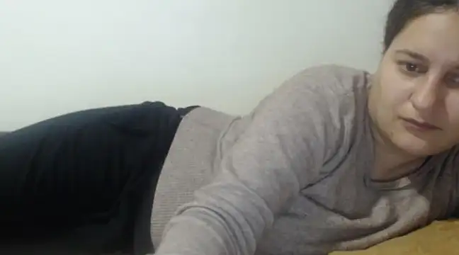 Snapshot of flowerlauren chatting on January 2025 05:01:02 AM flowerlauren online show from January 2025 05:01:02 AM