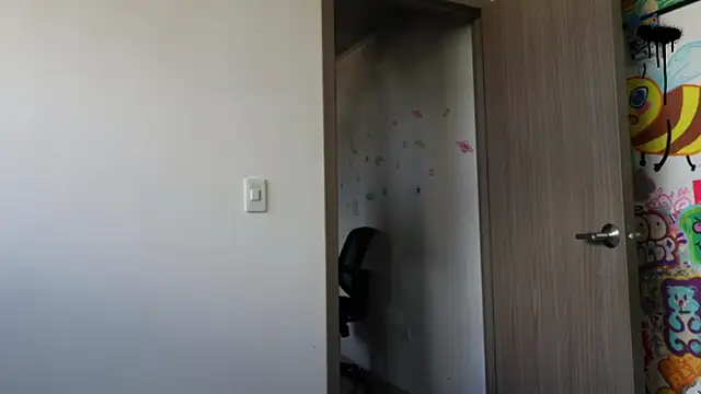 trieone online show from September 2025 09:43:01 PM