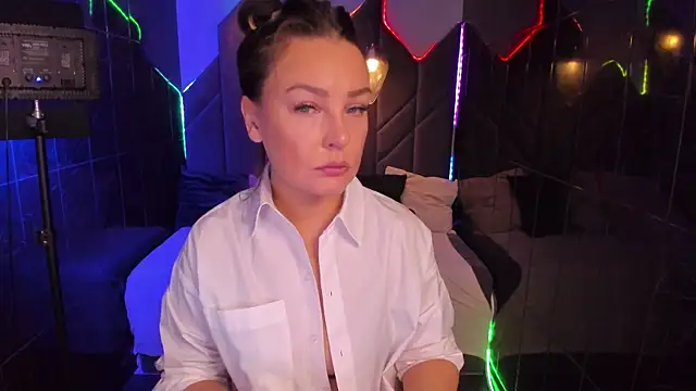 MilenaMellow online show from November 2025 08:31:02 PM