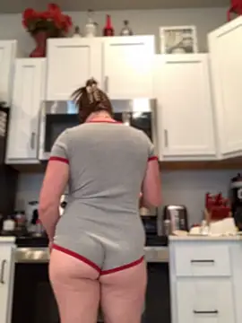 PussiesnCream  online show from March 2026 04:38:01 PM