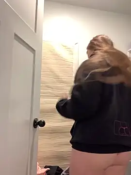 PussiesnCream  online show from April 2026 07:18:01 PM