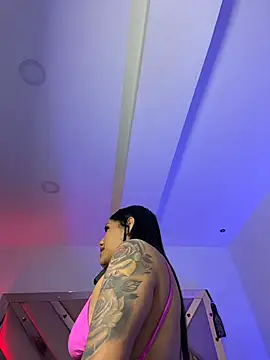 Victoria14  online show from March 2026 04:25:01 AM