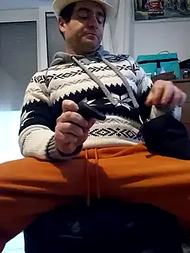 Snapshot of Dharmare@xh chatting on February 2025 04:00:02 PM Dharmarexh online show from February 2025 04:00:02 PM