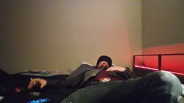 bikerbeard696 online show from April 2026 06:42:02 AM