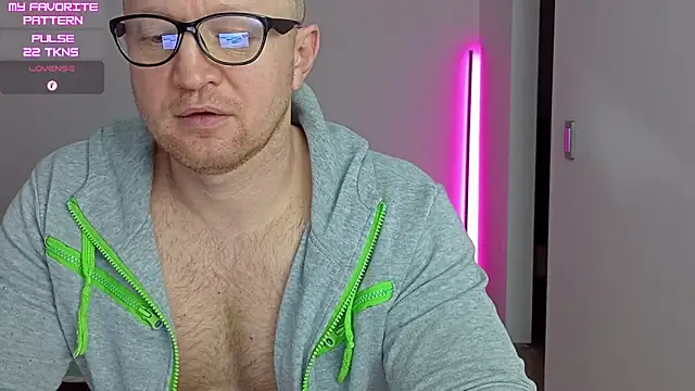 kevintyler69 online show from May 2026 01:57:16 AM