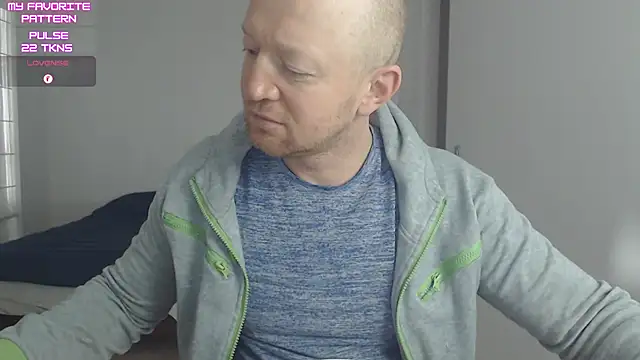 Snapshot of kevintyler69 chatting on April 2026 02:43:01 PM kevintyler69 online show from April 2026 02:43:01 PM