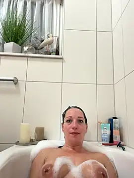 Viola Beck online show from October 2025 06:54:02 PM