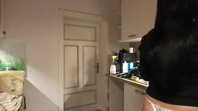 Viola Beck online show from November 2025 06:17:01 AM