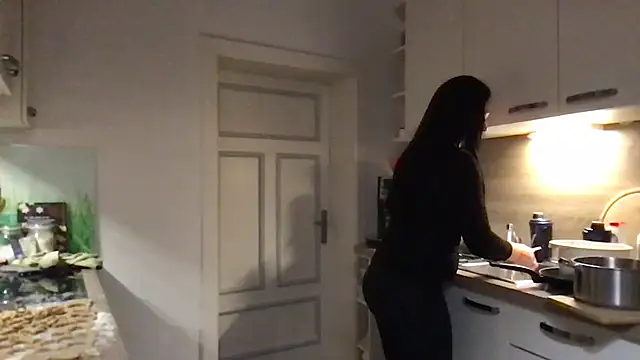 Viola Beck online show from December 2025 04:52:02 PM