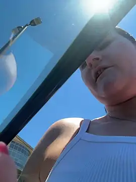 lolabunny9 online show from June 2026 05:07:01 PM