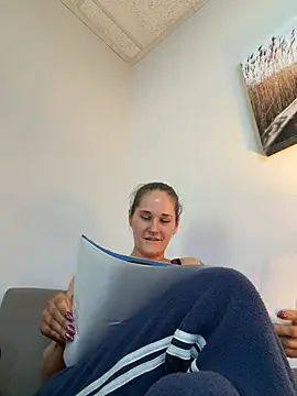 lolabunny9 online show from February 2026 03:45:02 PM