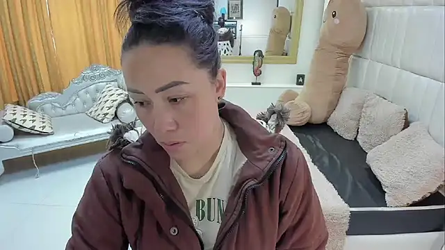 Snapshot of gaby_trent chatting on April 2026 04:33:02 PM gaby trent online show from April 2026 04:33:02 PM