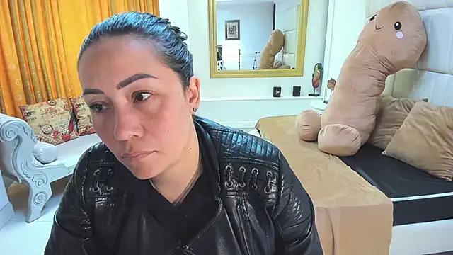 gaby trent online show from October 2025 03:02:01 PM