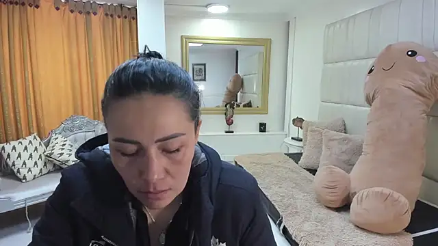 gaby trent online show from November 2025 12:42:02 PM