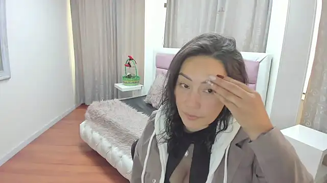 gaby trent online show from July 2026 03:42:02 PM