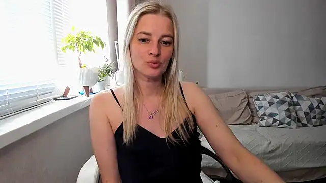 Snapshot of HILT_ON chatting on July 2026 10:00:01 AM HILT ON online show from July 2026 10:00:01 AM