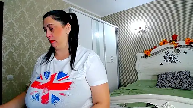 Evelyn Shy online show from November 2025 07:24:02 AM