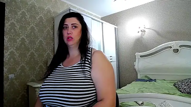 Evelyn Shy online show from October 2025 06:13:01 AM