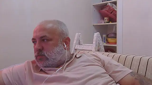 Snapshot of husoizmir chatting on May 2026 12:11:01 PM husoizmir online show from May 2026 12:11:01 PM