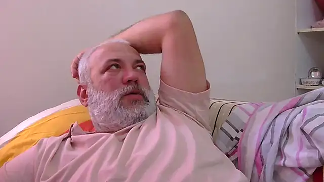 Snapshot of husoizmir chatting on June 2026 10:31:01 AM husoizmir online show from June 2026 10:31:01 AM