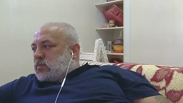 Snapshot of husoizmir chatting on May 2026 02:01:01 PM husoizmir online show from May 2026 02:01:01 PM