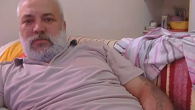 Snapshot of husoizmir chatting on June 2026 12:44:02 PM husoizmir online show from June 2026 12:44:02 PM