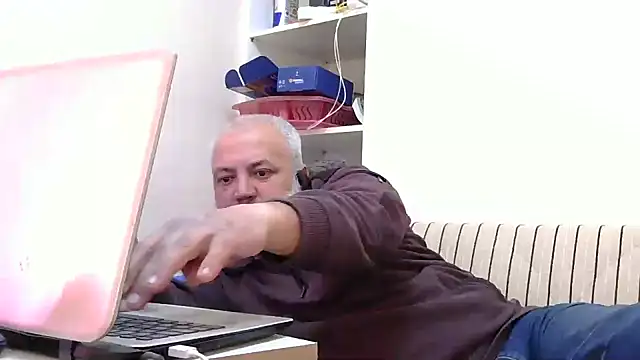 Snapshot of husoizmir chatting on April 2026 10:55:01 AM husoizmir online show from April 2026 10:55:01 AM