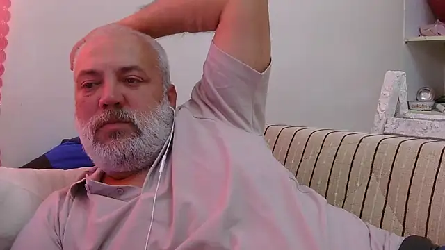 Snapshot of husoizmir chatting on June 2026 09:54:01 AM husoizmir online show from June 2026 09:54:01 AM