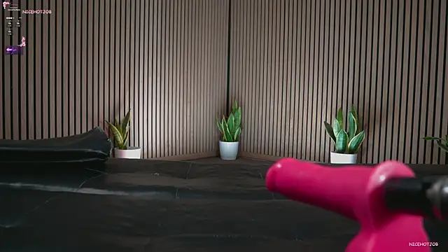 NiceHotJob online show from October 2025 09:51:01 PM