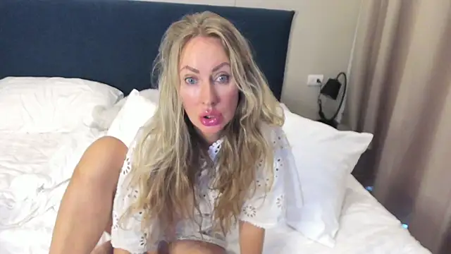 Veola new online show from February 2026 02:32:02 AM