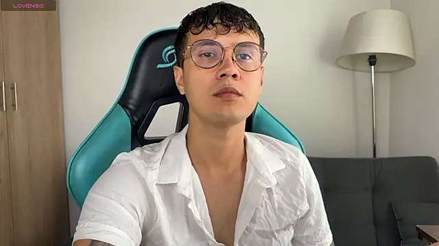 LeaneSeb online show from March 2026 06:33:01 PM