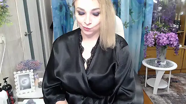 Mika Passion online show from November 2025 08:29:02 AM