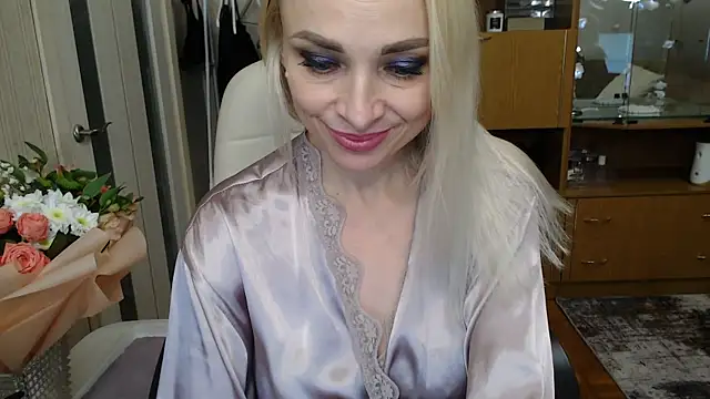 Mika Passion online show from February 2025 02:12:02 PM