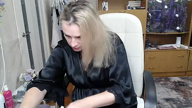 Mika Passion online show from September 2025 08:08:01 AM