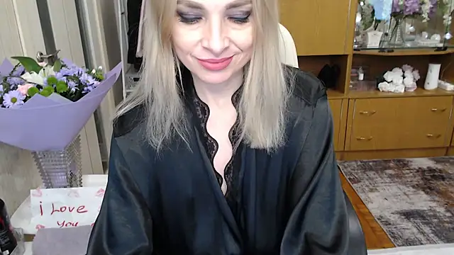 Mika Passion online show from March 2025 12:38:02 PM