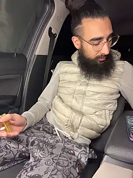 Av0caT online show from December 2025 12:37:02 AM