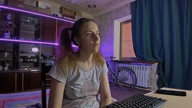 Snapshot of pa1e_pr1ncess chatting on June 2026 08:41:01 AM pa1e pr1ncess online show from June 2026 08:41:01 AM