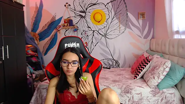 LinzyBaner online show from January 2025 10:03:01 PM