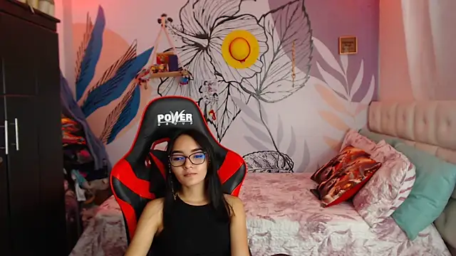 LinzyBaner online show from January 2025 01:11:01 AM