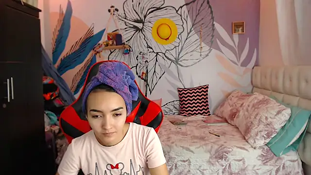 LinzyBaner online show from January 2025 12:57:02 AM